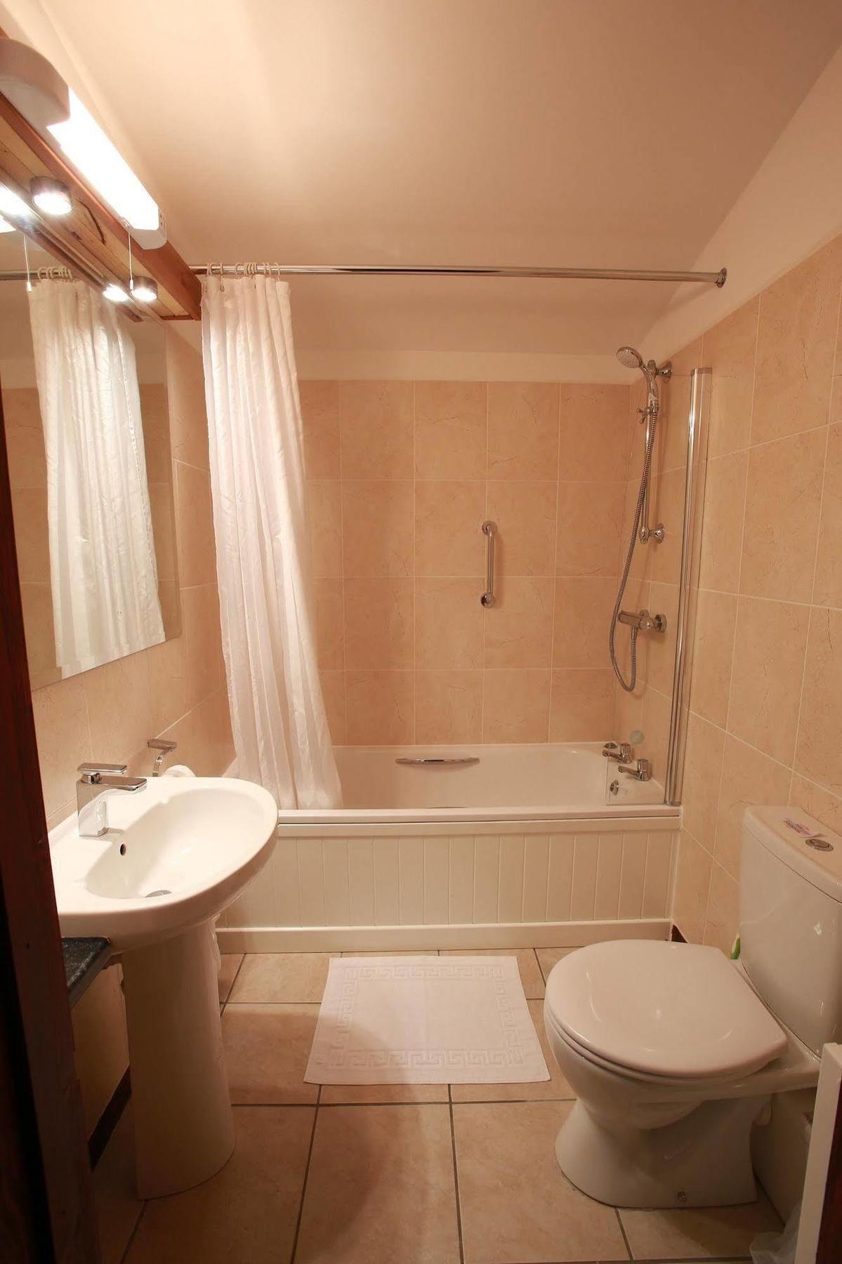 Ewenny Farm Guest House Bridgend  Εξωτερικό φωτογραφία